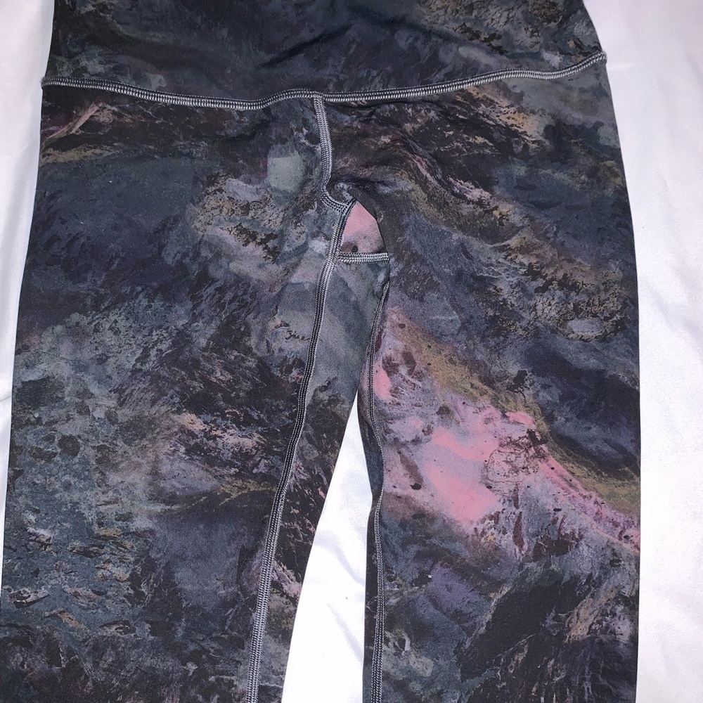 RARE lululemon wunder under